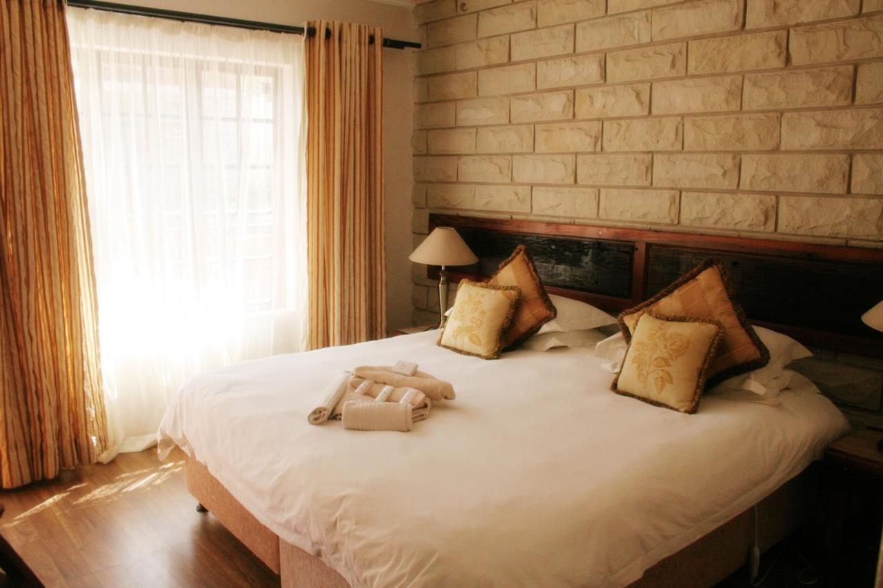 Imperani Guesthouse Фиксбург Экстерьер фото