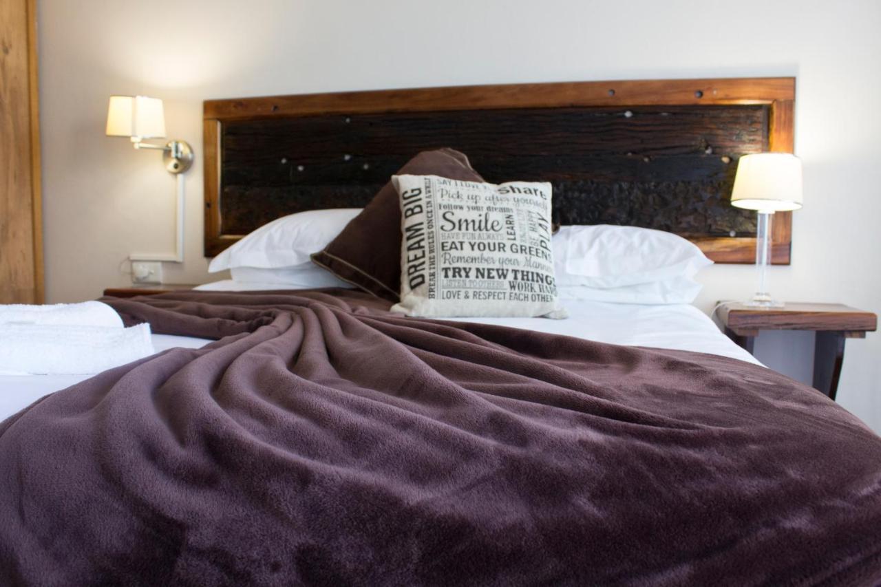 Imperani Guesthouse Фиксбург Экстерьер фото